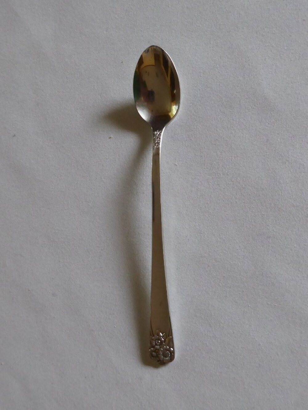 VINTAGE 1950’s WM. ROGERS & SON "APRIL" PATTERN SILVER PLATED TEASPOON